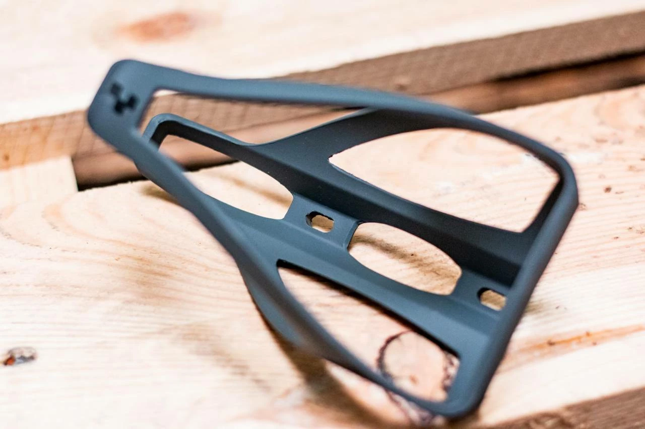 Cube Flaschenhalter HPP Matt Grey N Black 7 Cube Flaschenhalter HPP Matt Grey N Black – Bild 5