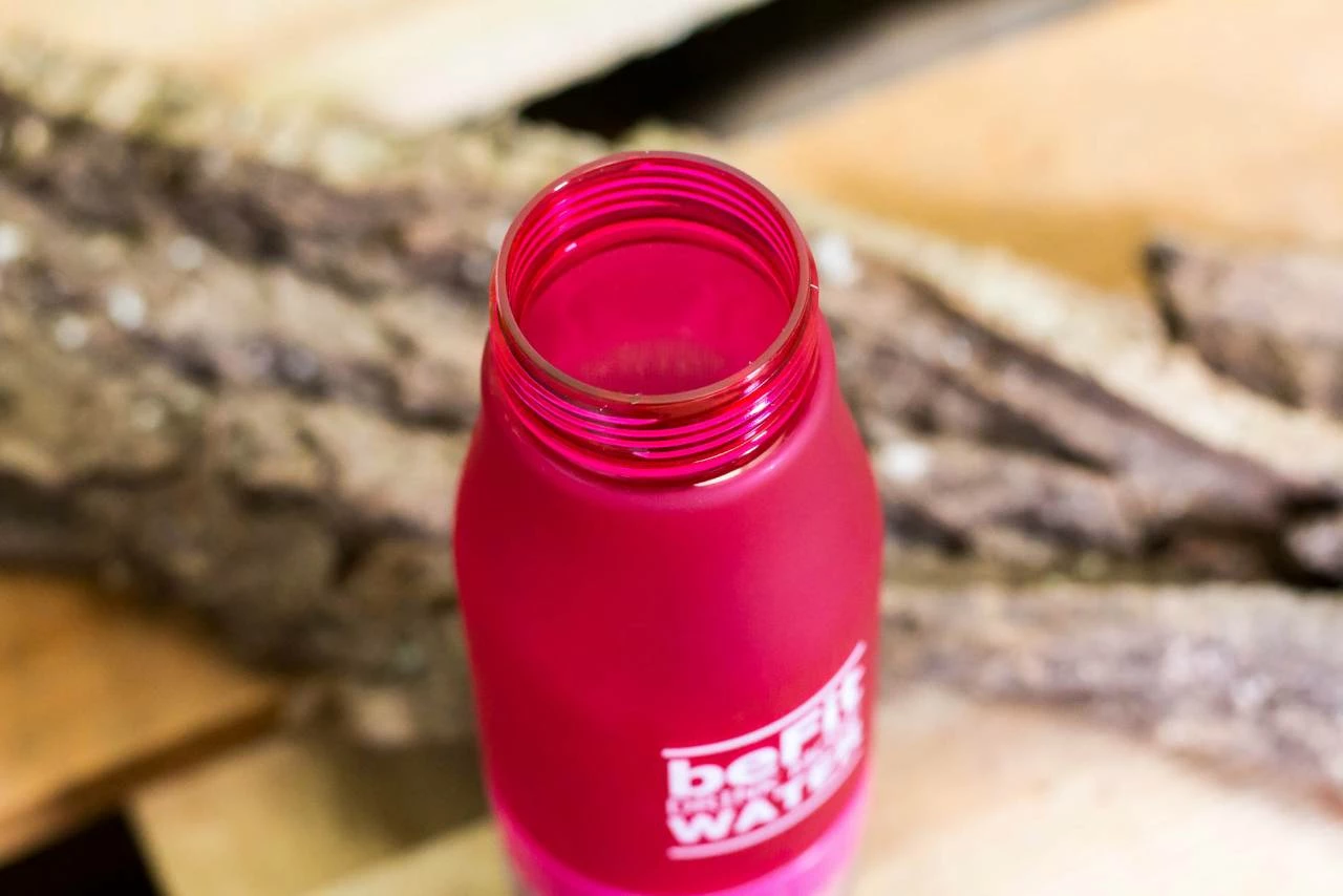 DIVERS Trinkflasche Mit Zitronenpresse & Fruchtbehälter 650ml Pink 6 DIVERS Trinkflasche Mit Zitronenpresse & Fruchtbehälter 650ml Pink – Bild 4